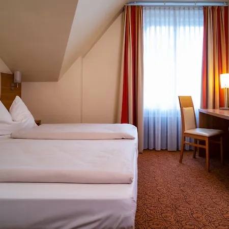 Am Stadtpark Отель 4*